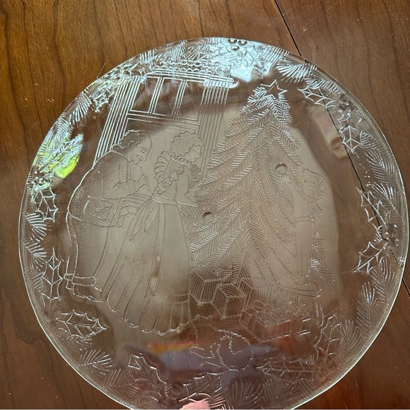 Vintage Pilgrim Glass 13” Party Platter Embossed Family Christmas Tree Scene - Picture 8 of 9
